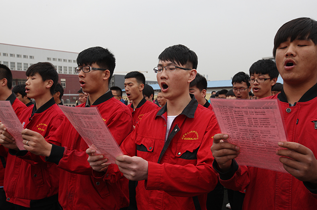 晨读比赛，尽情绽放.jpg