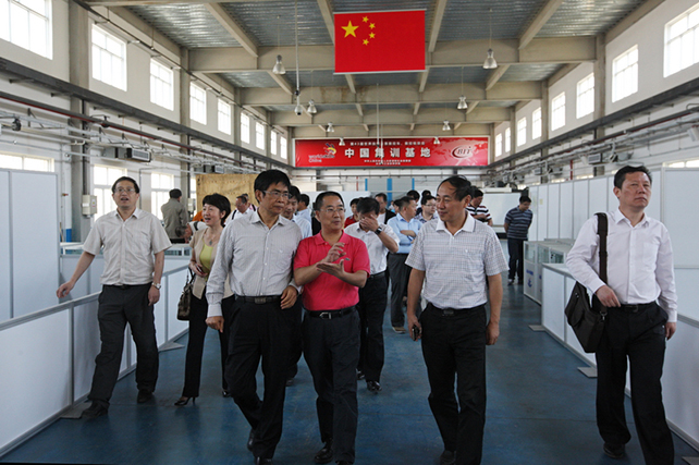 参观世赛集训基地.jpg 参观世赛集训基地.jpg