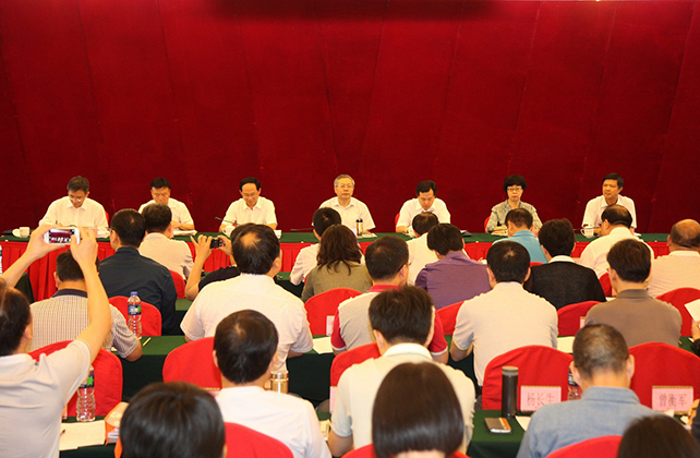 汤涛副部长出席全国技工院校一体化教学改革试点工作推进会.jpg