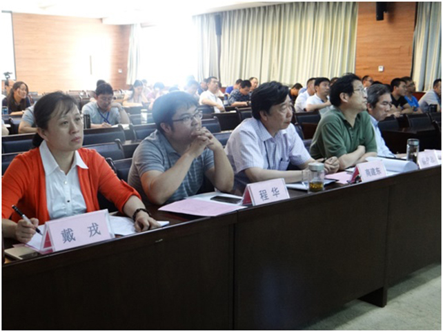 图3-比赛评委.jpg