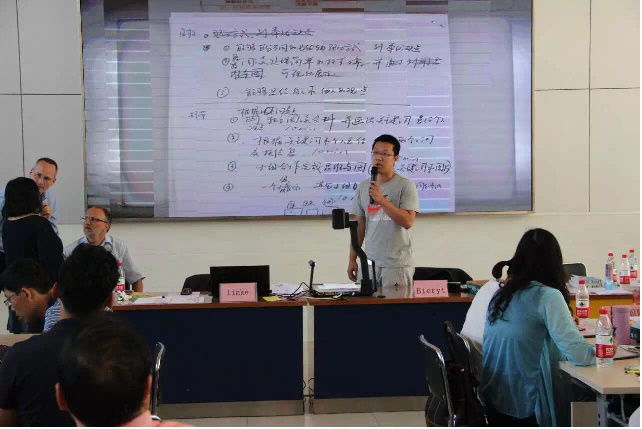 我校教师对学习成果进行展示.jpg
