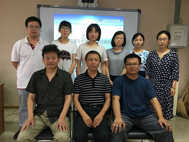 图1、参会人员合影.jpg 图1、参会人员合影.jpg