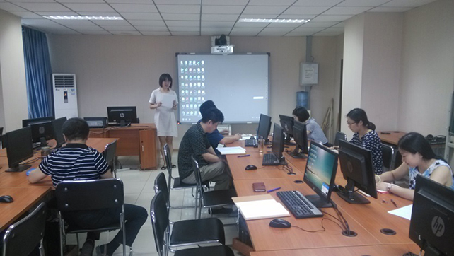 图2、刘影主任做总结.jpg 图2、刘影主任做总结.jpg