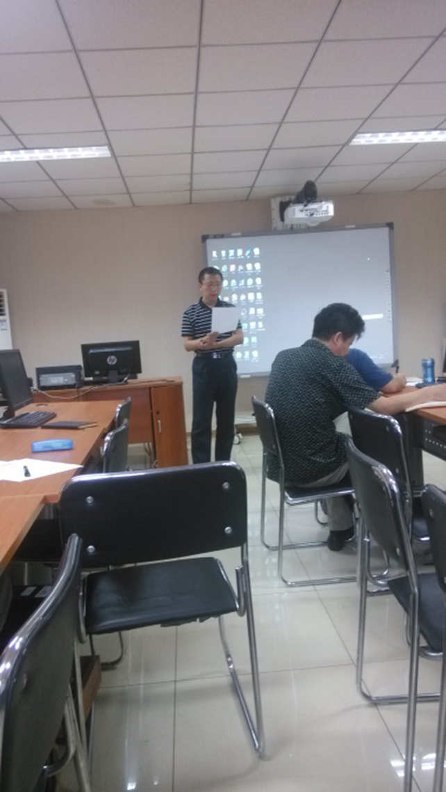 图3、袁騉老师做总结.jpg 图3、袁騉老师做总结.jpg