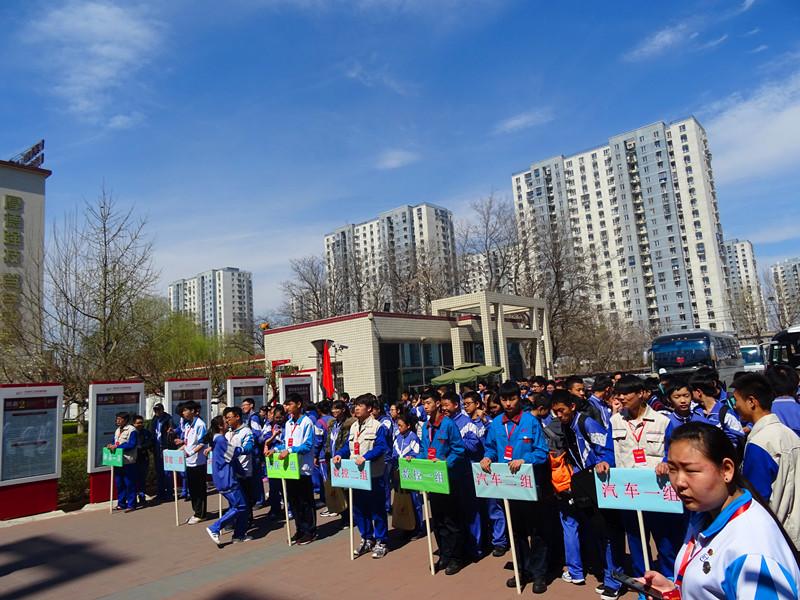 学生集结完毕.JPG