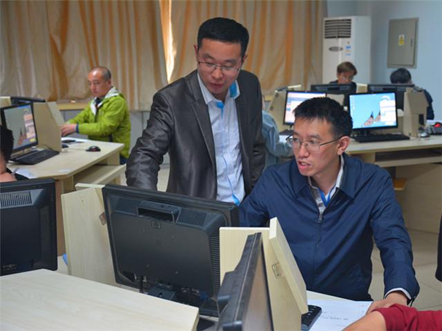 图二专业技术人员指导教师使用安全生产管理平台.JPG