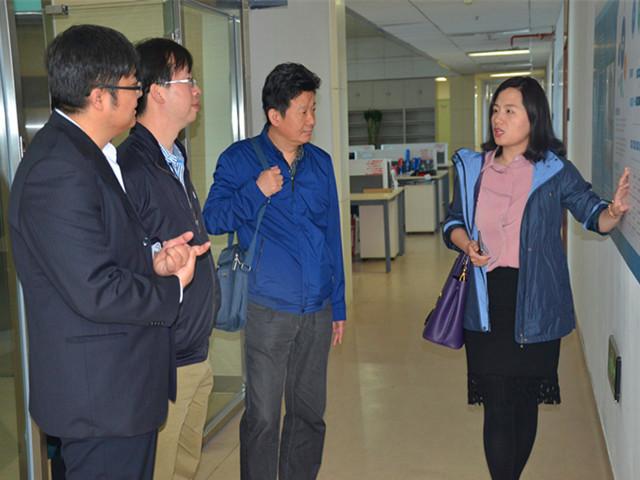 图二 参观美中生物技术产业集群创新联盟.jpg