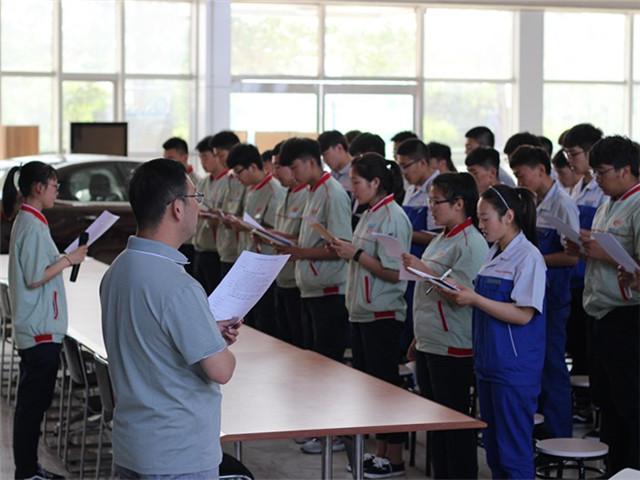 图二学上干部带读承诺书。.JPG