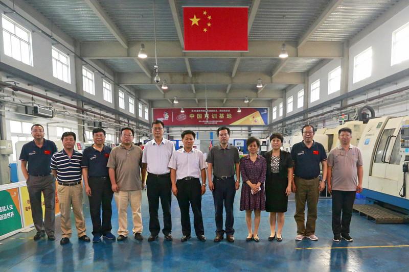 图6 合影留念.JPG