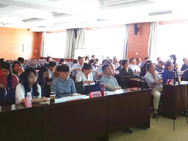 图一参加培训教师_副本.jpg 图一参加培训教师_副本.jpg