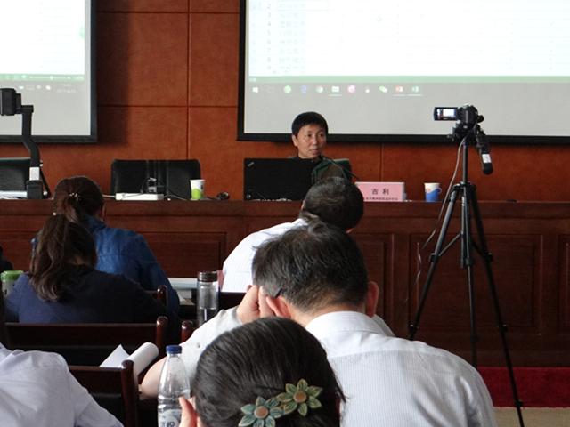 图二吉利所长做培训_副本.jpg 图二吉利所长做培训_副本.jpg