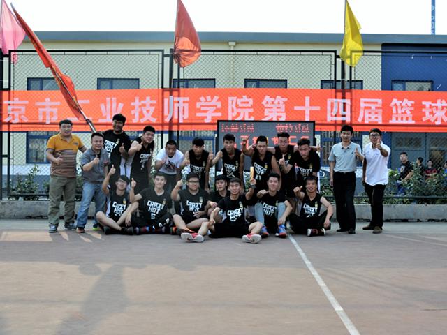 1“冠军队”队员集体合影11.jpg