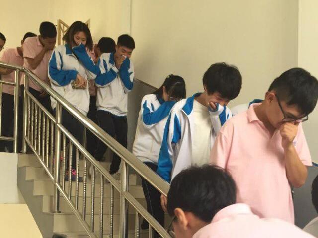 图2.安全疏散演习.jpg